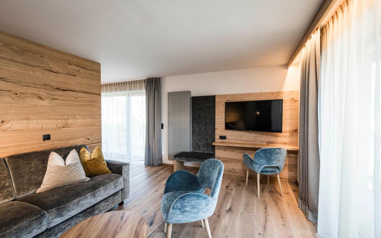 Hotel Olympia Brunico Bagian luar foto