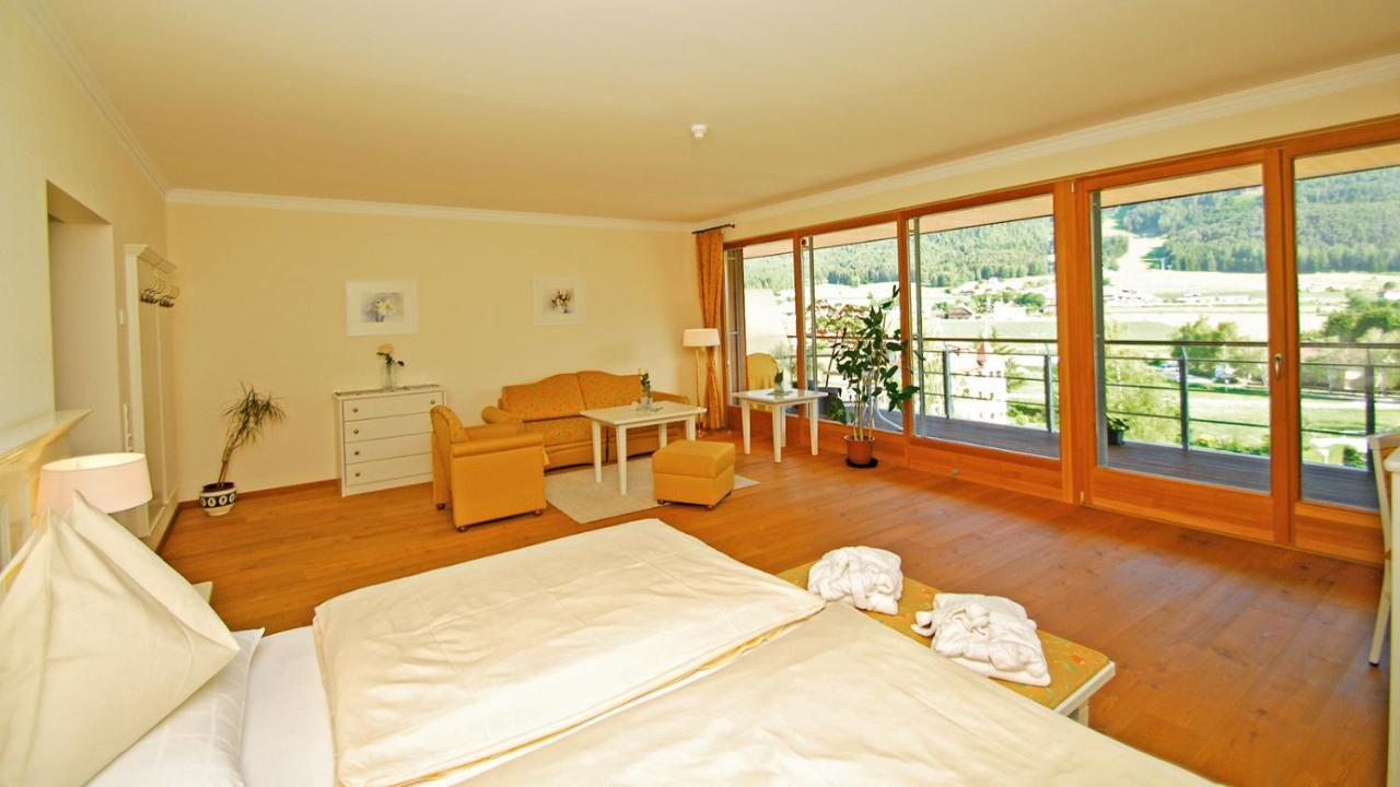 Hotel Olympia Brunico Bagian luar foto